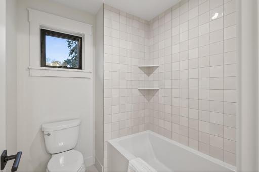 71_641_Park_St_E71_mls.jpg