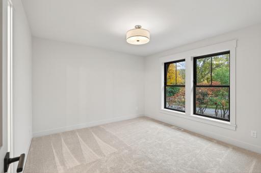 64_641_Park_St_E64_mls.jpg