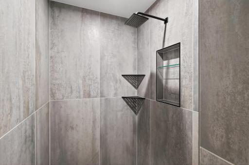 60_641_Park_St_E60_mls.jpg