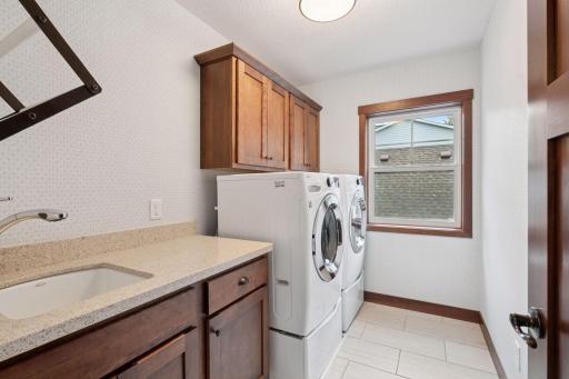 6000 Kellogg Avenue, Edina, MN 55424