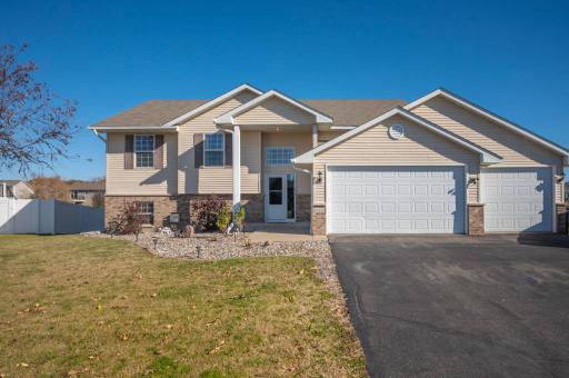 Photo for 985 Farmers Ridge Trail, Belle Plaine, MN 56011 - listing #6813192 985 Farmers Ridge Trail, Belle Plaine, MN 56011