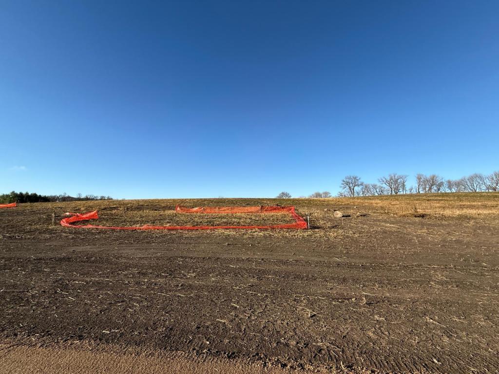 Lot 4