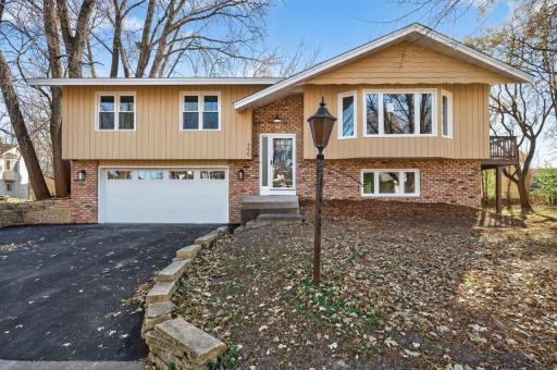 790 Carla Lane, Saint Paul, MN 55109