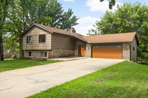 Photo for 8666 Windward Circle, Eden Prairie, MN 55344 - listing #6813255 8666 Windward Circle, Eden Prairie, MN 55344