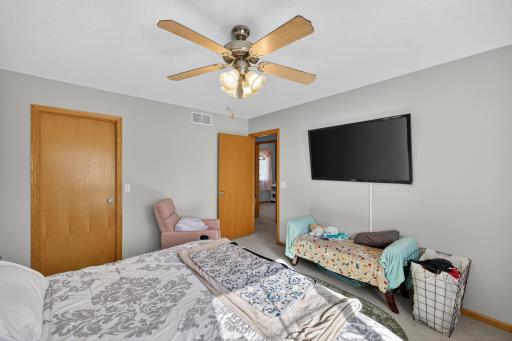 738 Baylee Place SW, Pine Island, MN 55963