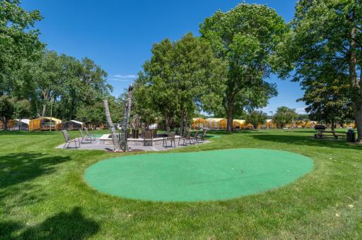 The putting greens will be very useful to practice your short game!