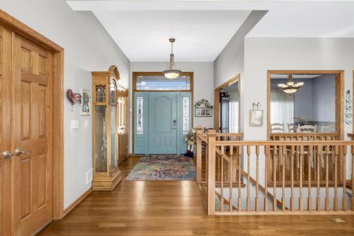 Welcoming front entryway.