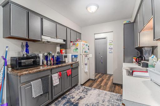 This property is uniquely positioned on the corner of a residential block just a short walk
away from Theodore Wirth Parkway. Tenants can enjoy easy access to local bus lines and
near by establishments, like the local YMCA and Cub foods.