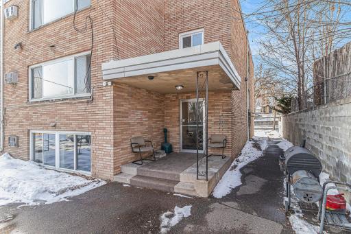 1900 Vincent Avenue N, Minneapolis, MN 55411