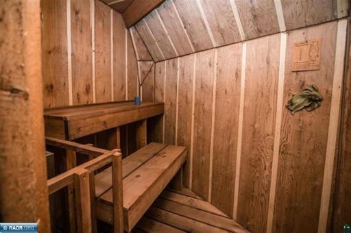 Sauna with Large Shower