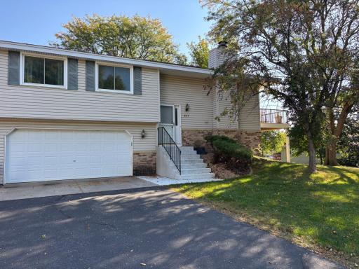 Photo for 825 Evergreen Circle, Burnsville, MN 55337 - listing #6814116 825 Evergreen Circle, Burnsville, MN 55337