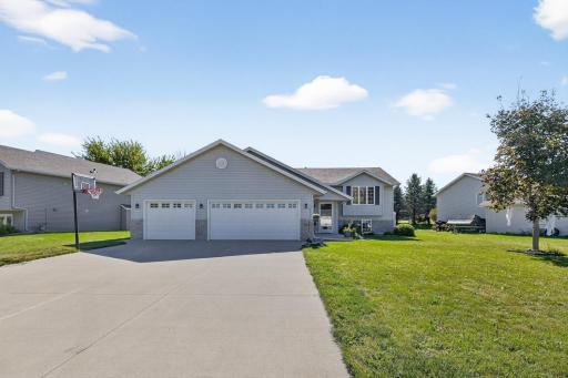 Photo for 1306 6th Street NE, Stewartville, MN 55976 - listing #6814117 1306 6th Street NE, Stewartville, MN 55976
