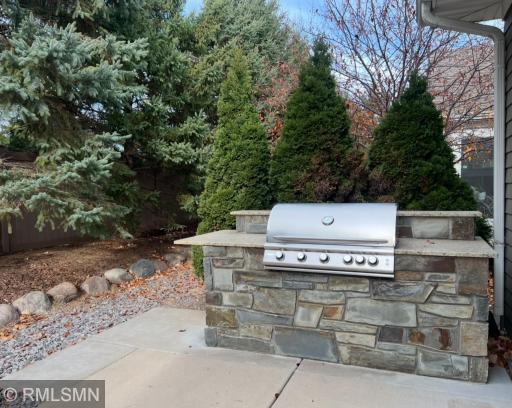 5014 Dale Ridge Road, Woodbury, MN 55129