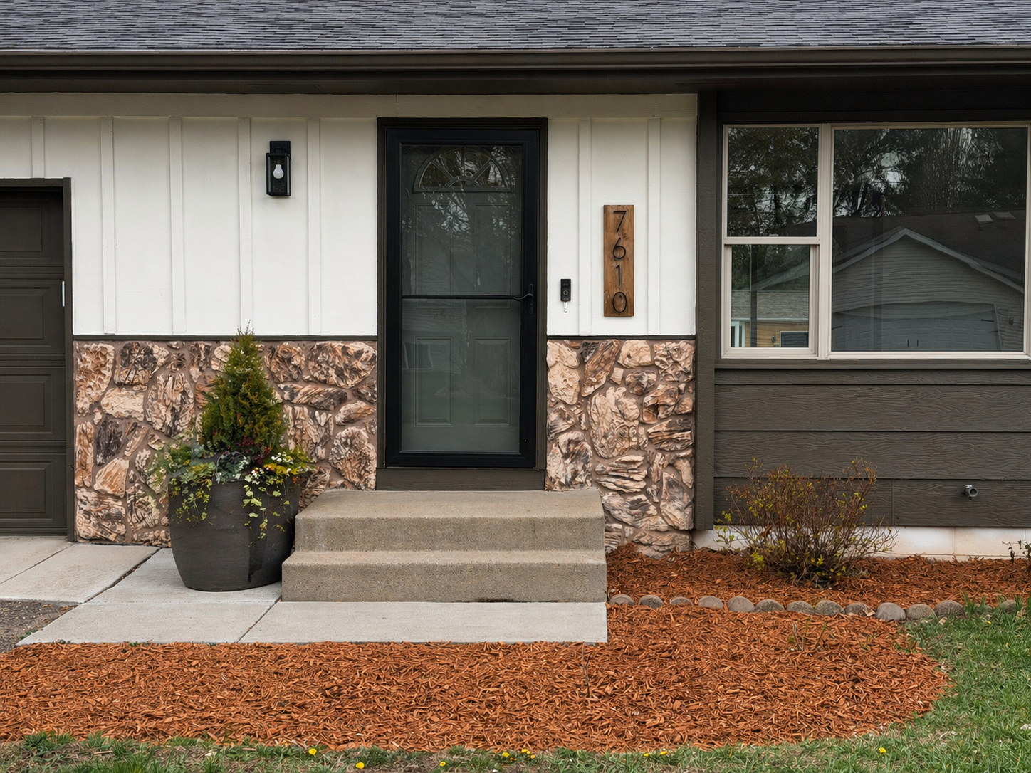 Live Modern on 119th. A home that feels as good as it looks—inside and out.