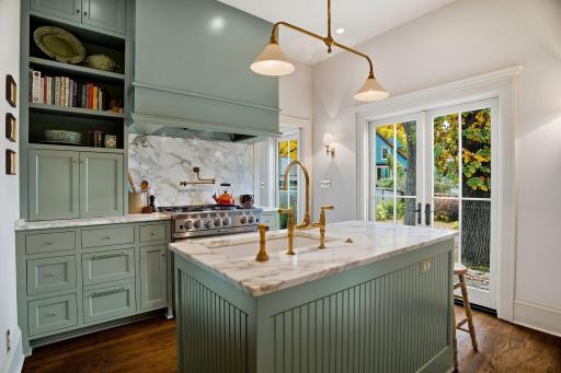 212 Cedar Lake Road S, Minneapolis, MN 55405