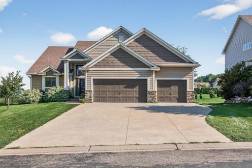 Photo for 1353 Ridge Lane, Shakopee, MN 55379 - listing #6814503 1353 Ridge Lane, Shakopee, MN 55379