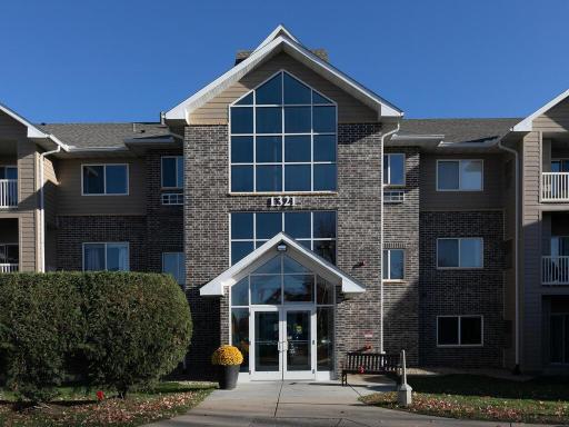 Photo for 1321 Lake Drive W, 320, Chanhassen, MN 55317 - listing #6814520 1321 Lake Drive W, 320, Chanhassen, MN 55317