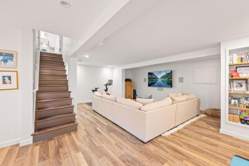 3600 W 55th Street, Edina, MN 55410