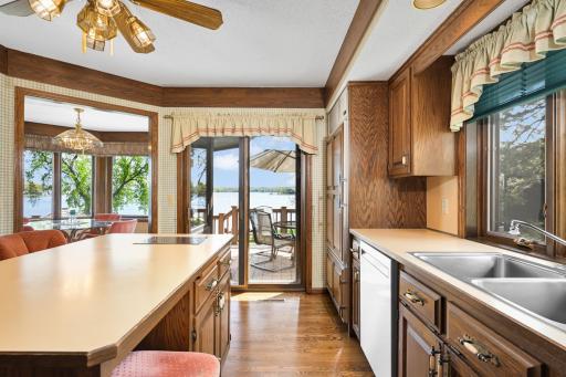 15283 Edgewater Circle NE, Prior Lake, MN 55372