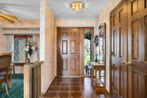 15283 Edgewater Circle NE, Prior Lake, MN 55372