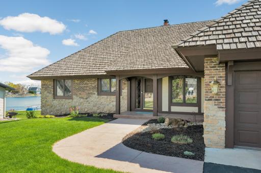 15283 Edgewater Circle NE, Prior Lake, MN 55372