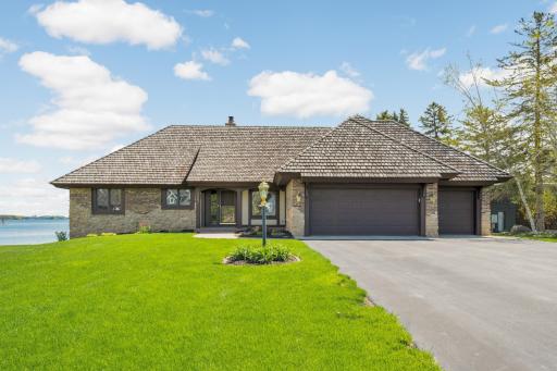 15283 Edgewater Circle NE, Prior Lake, MN 55372
