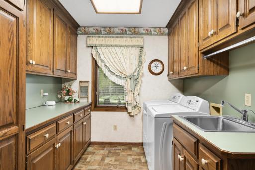 15283 Edgewater Circle NE, Prior Lake, MN 55372