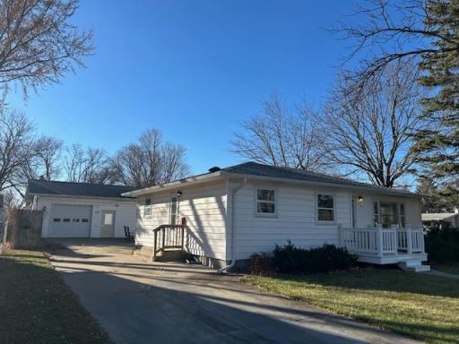 Photo for 627 Southview Drive, Marshall, MN 56258 - listing #6814642 627 Southview Drive, Marshall, MN 56258