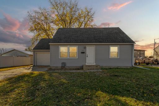 Photo for 919 E Vine Street, Owatonna, MN 55060 - listing #6814664 919 E Vine Street, Owatonna, MN 55060