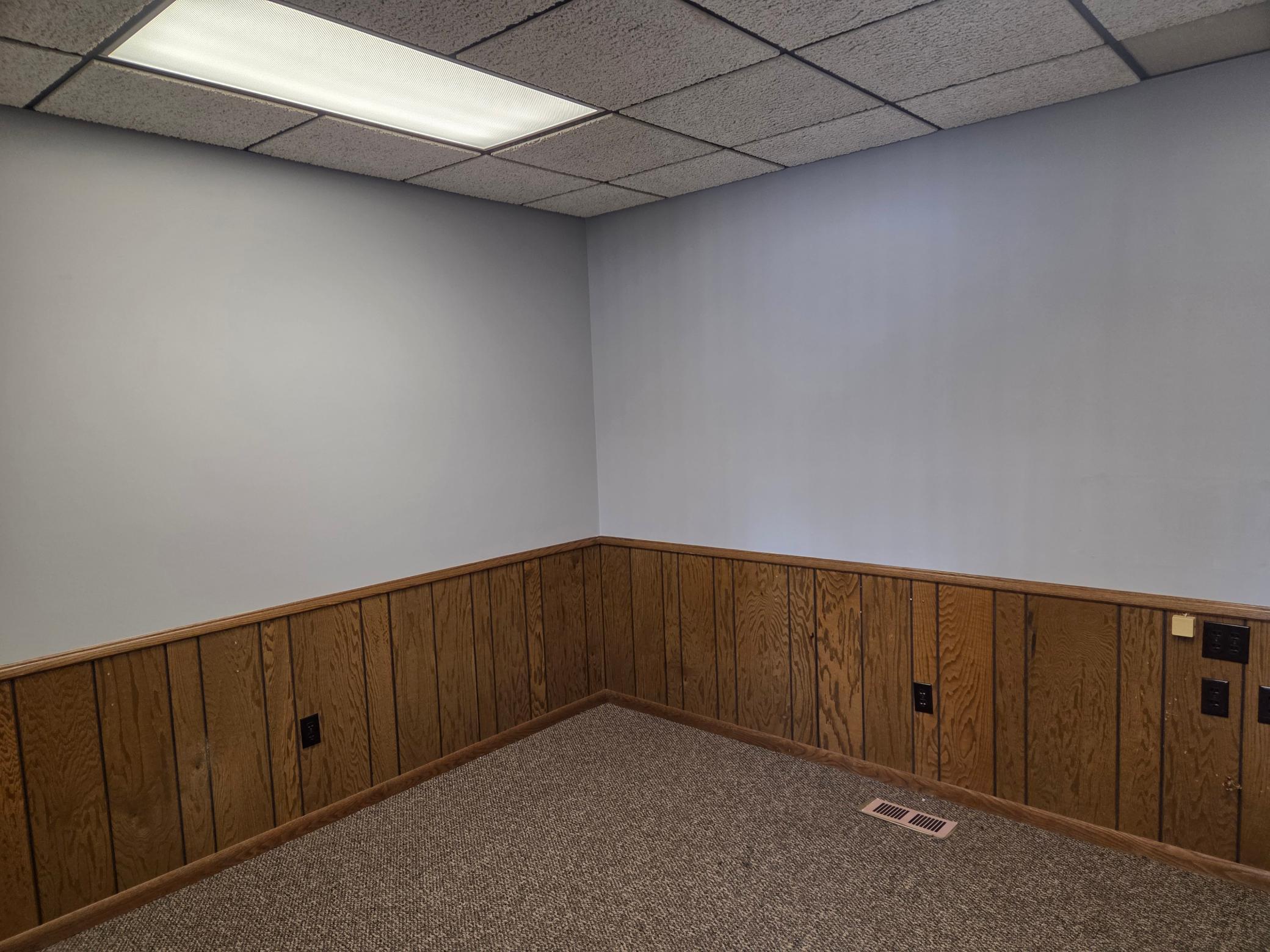 Center office - Empty