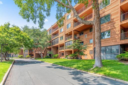 Photo for 3320 Louisiana Avenue S, 112, Minneapolis, MN 55426 - listing #6815021 3320 Louisiana Avenue S, 112, Minneapolis, MN 55426
