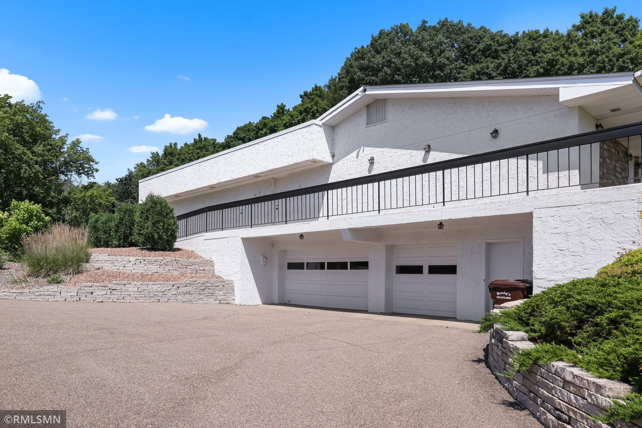 (3) car tuck-under garages