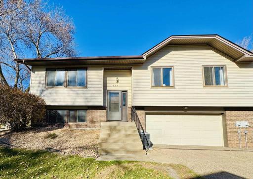 Photo for 870 Sherwood Road, Saint Paul, MN 55126 - listing #6815139 870 Sherwood Road, Saint Paul, MN 55126