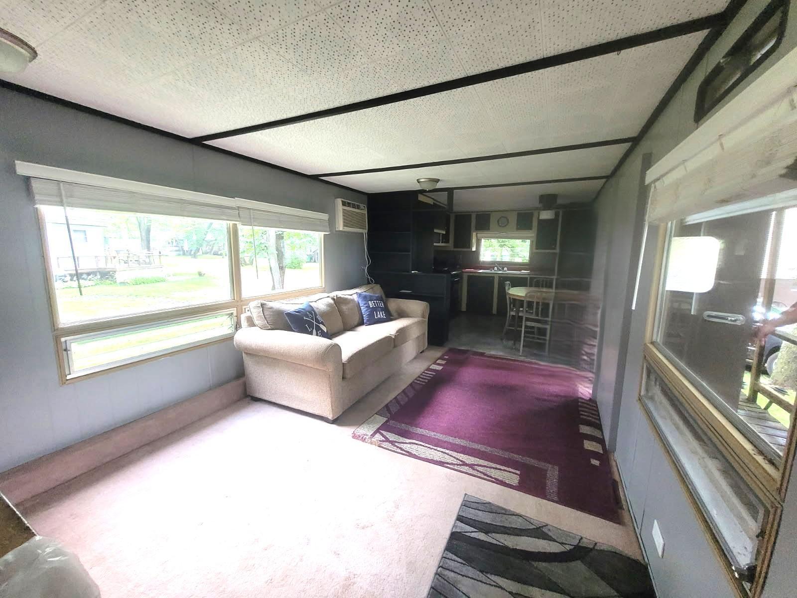 westbattle livingroom east.jpg