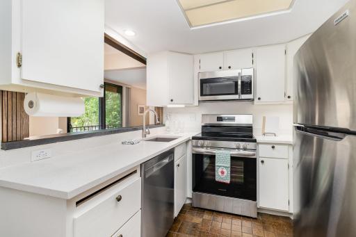 Photo for 6085 Lincoln Drive, 220, Edina, MN 55436 - listing #6815232 6085 Lincoln Drive, 220, Edina, MN 55436