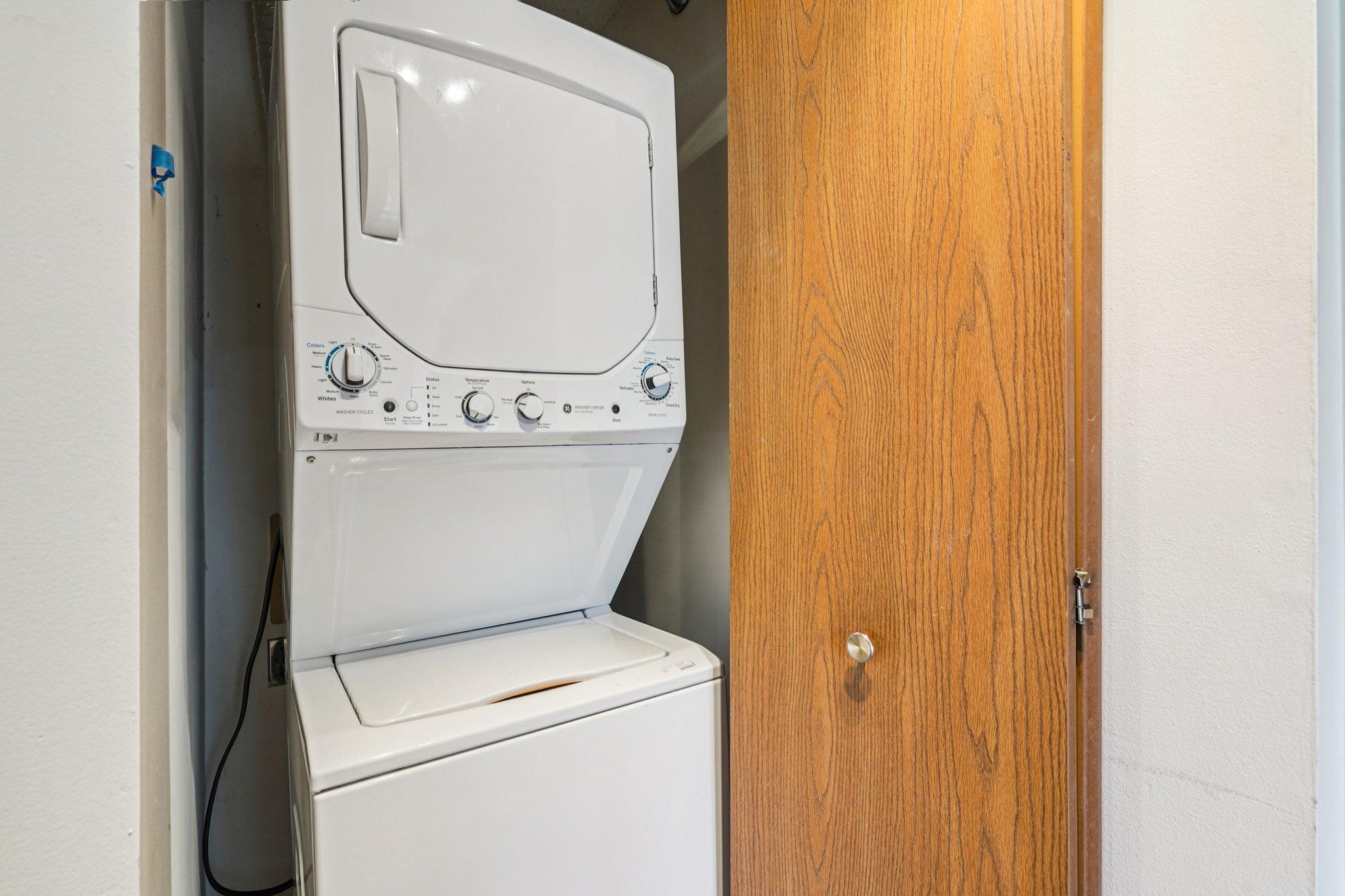 11-web-or-mls-Chasewood Pkwy unit 202-S1004-011.jpg