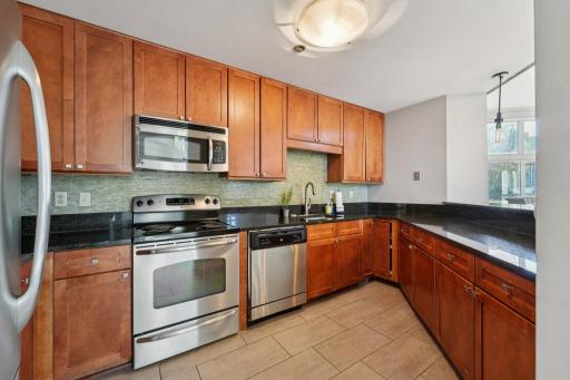 6145 Chasewood Parkway, 202, Hopkins, MN 55343