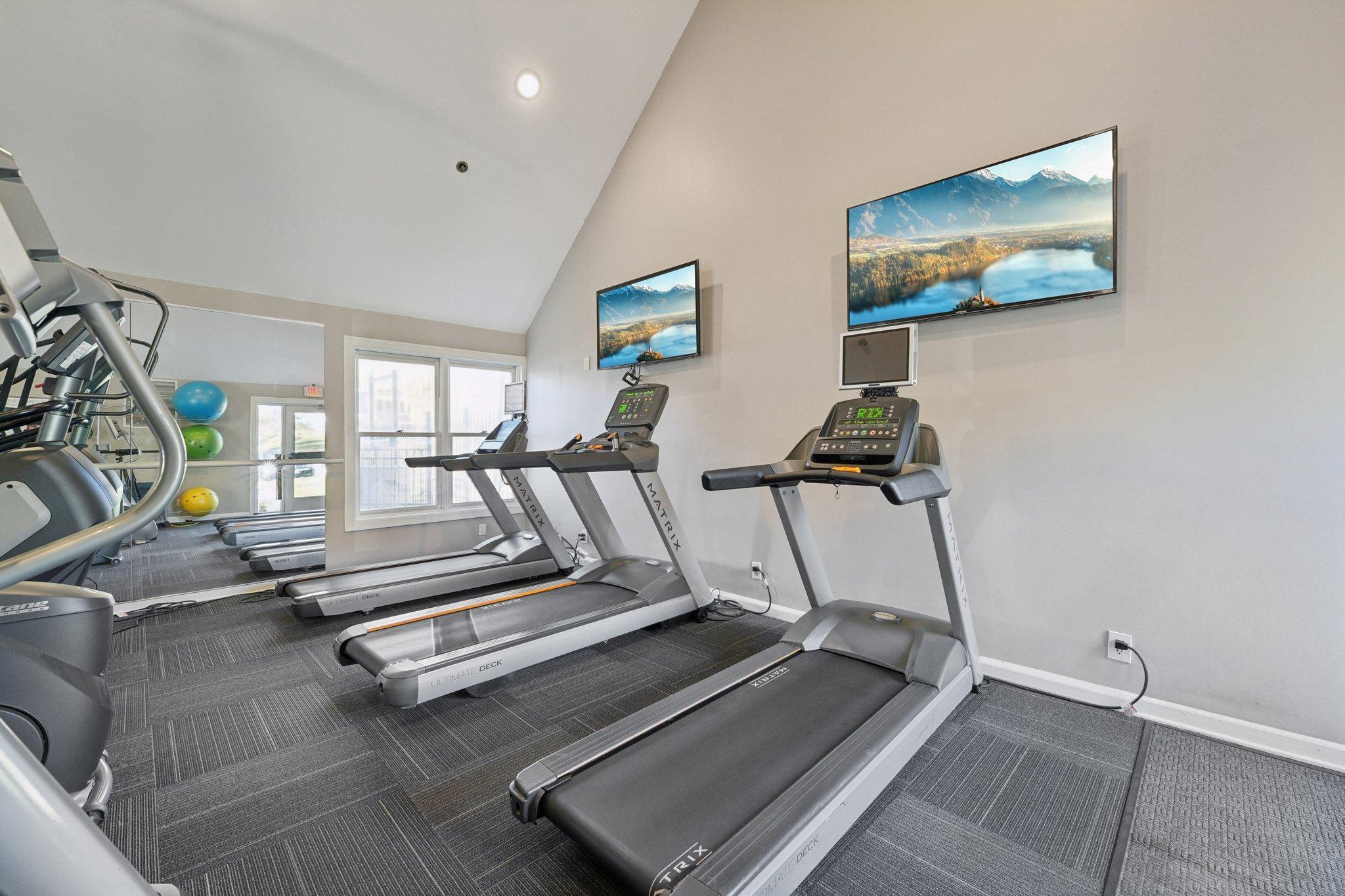 10-web-or-mls-Chasewood Pkwy-1311-910.jpg