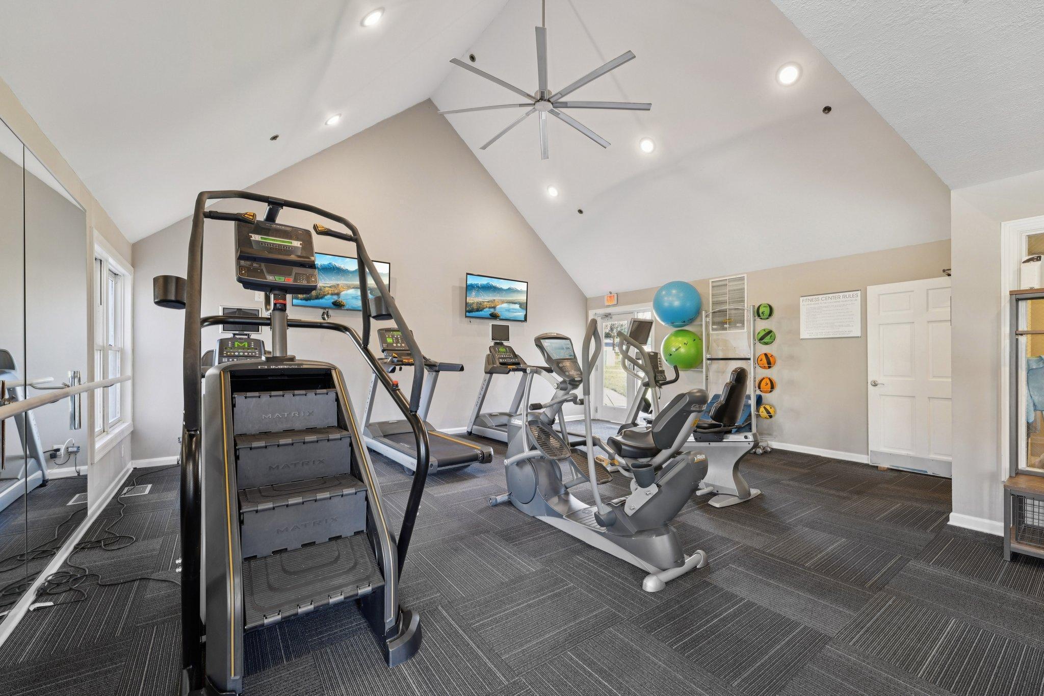 9-web-or-mls-Chasewood Pkwy-1311-909.jpg