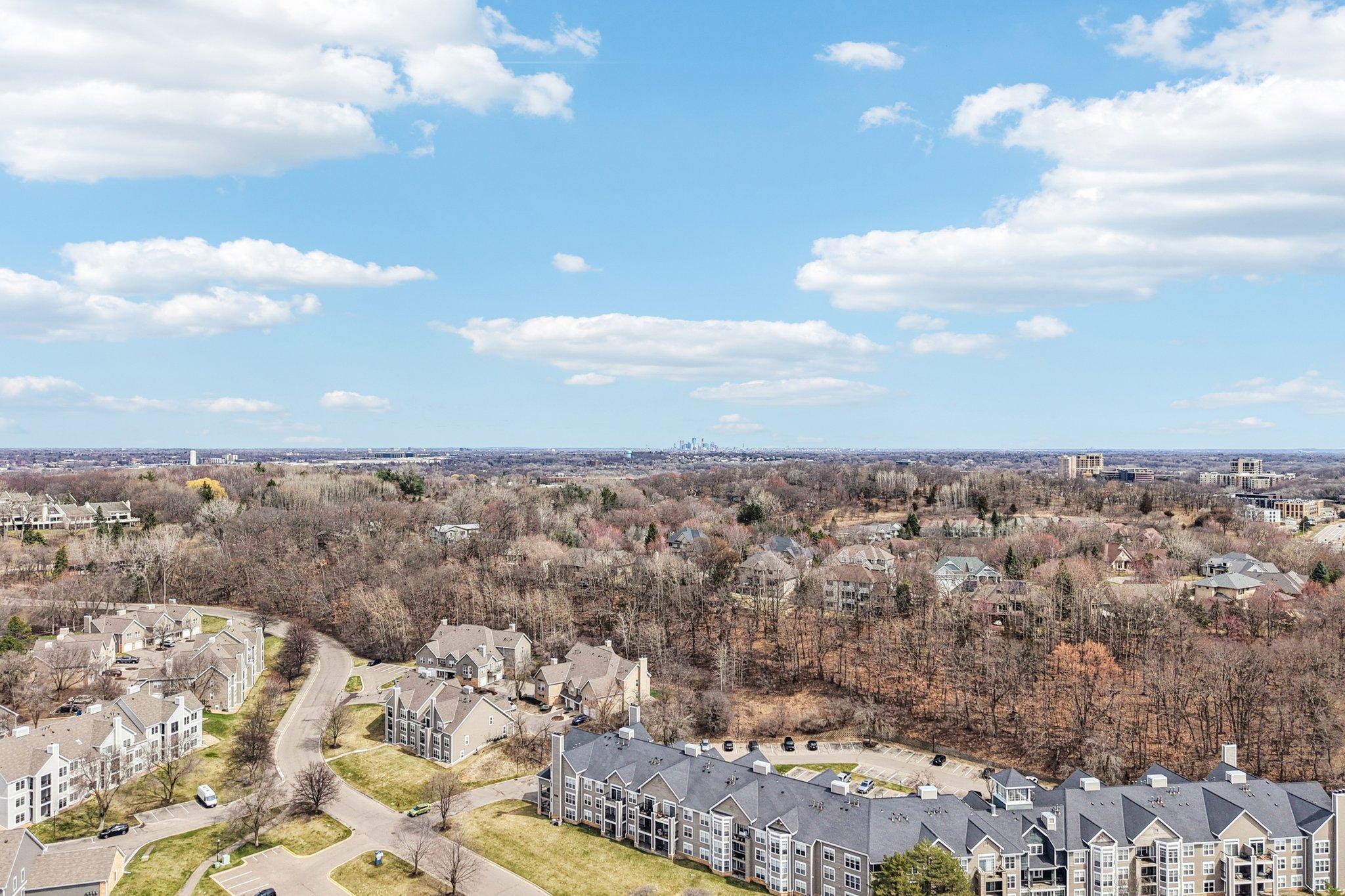 36-web-or-mls-Chasewood Pkwy unit 202-S1004-036.jpg