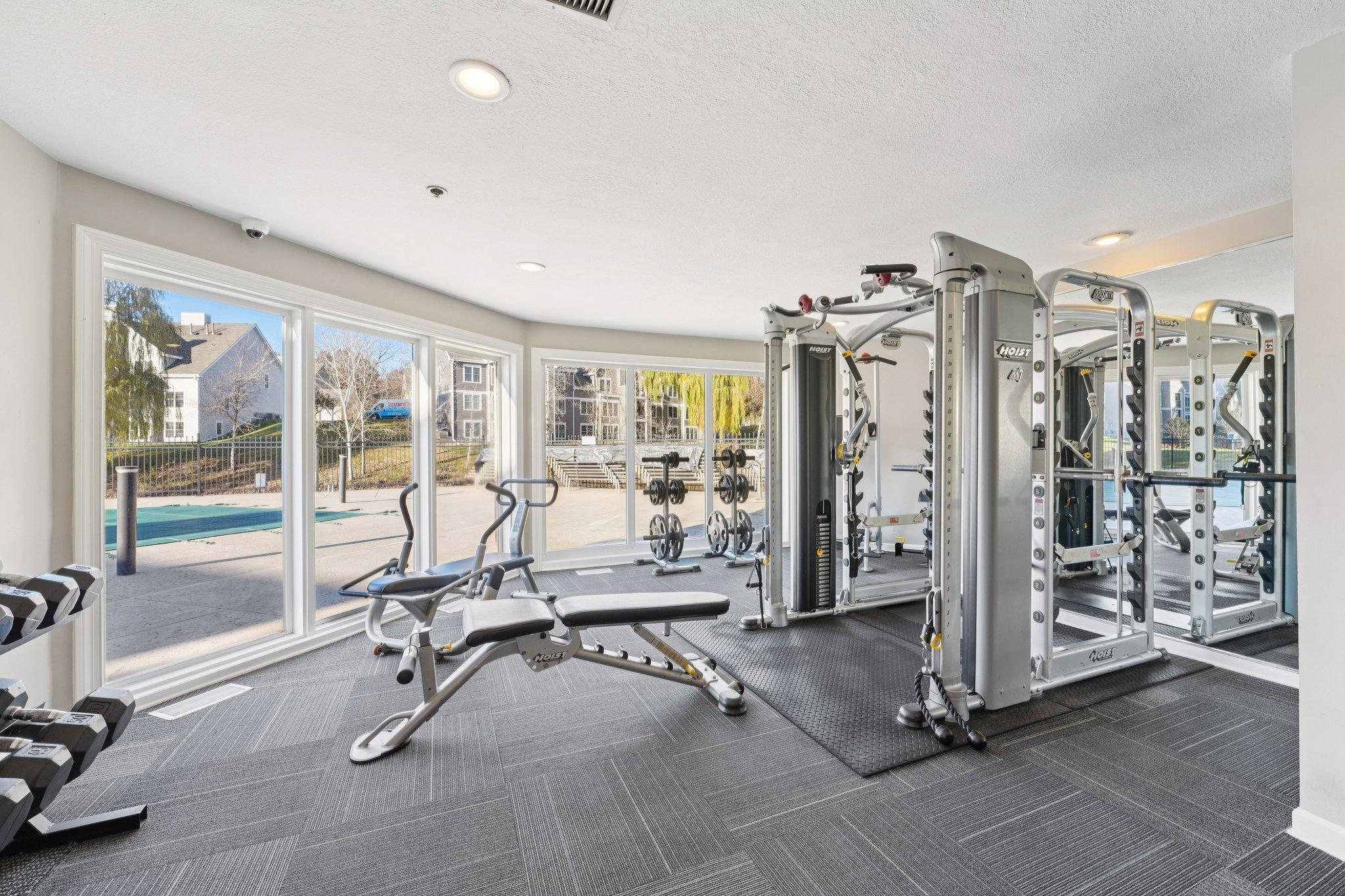 11-web-or-mls-Chasewood Pkwy-1311-911.jpg