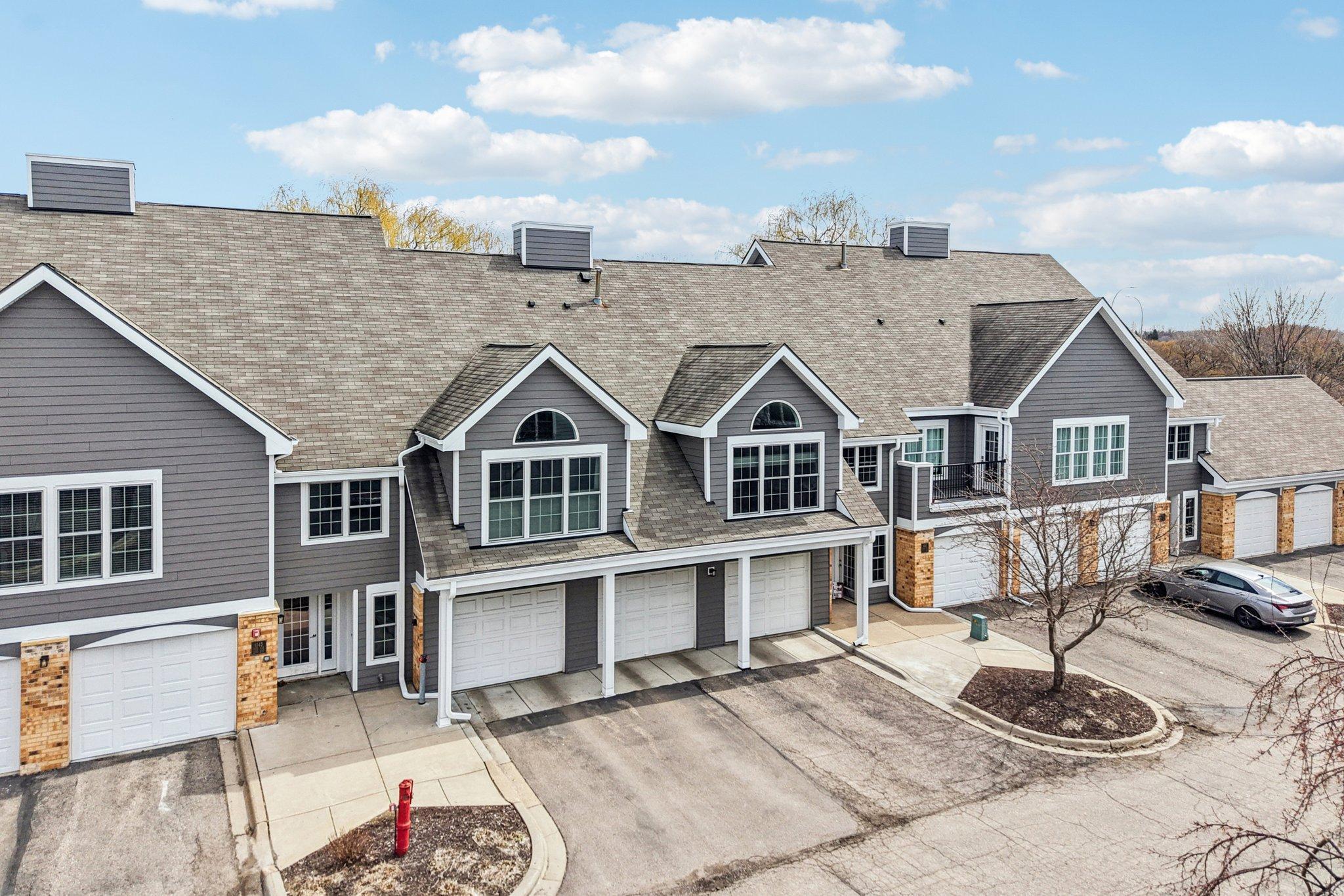 28-web-or-mls-Chasewood Pkwy unit 202-S1004-028.jpg