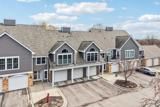 28-web-or-mls-Chasewood Pkwy unit 202-S1004-028.jpg