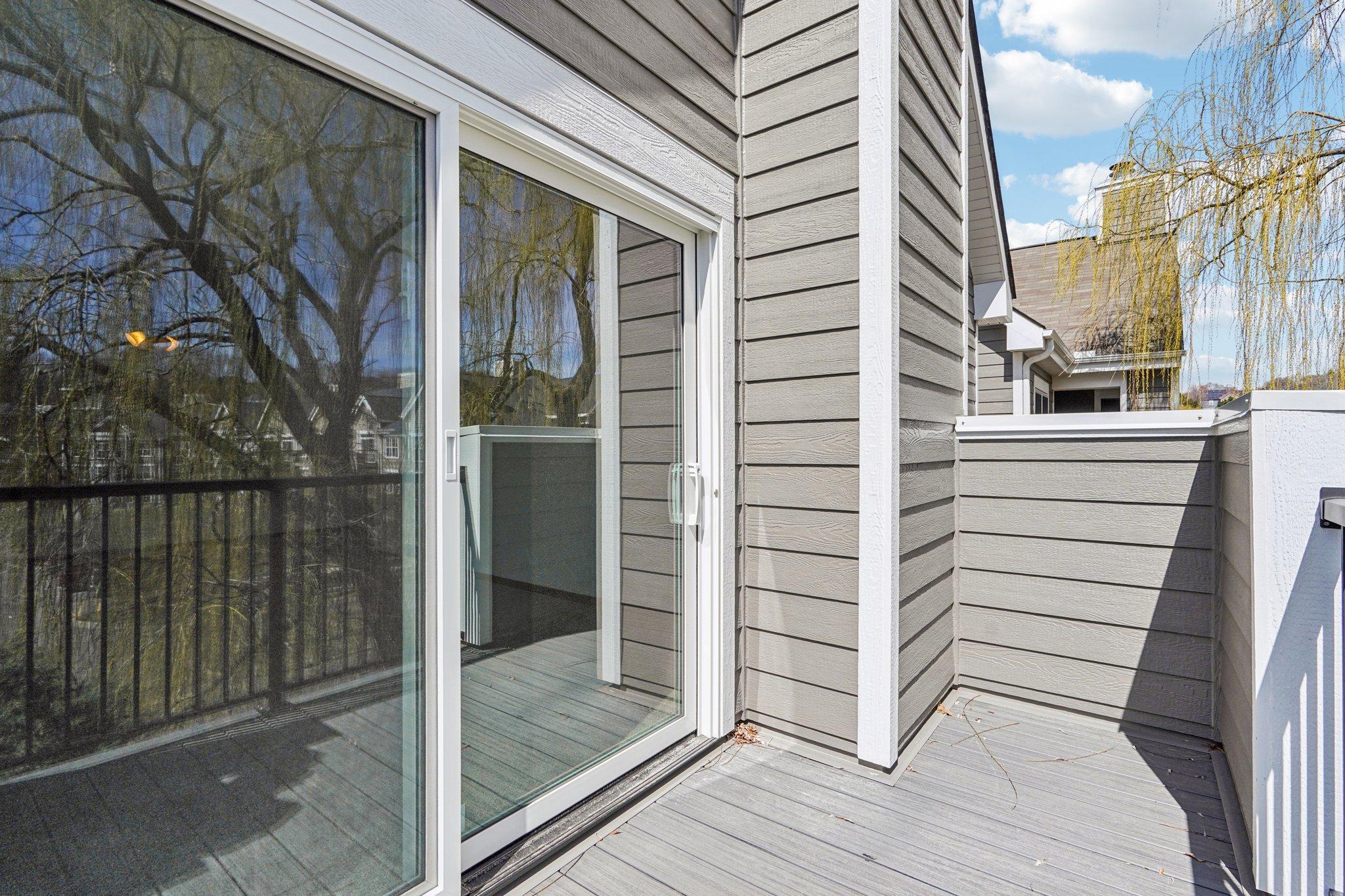 26-web-or-mls-Chasewood Pkwy unit 202-S1004-026.jpg