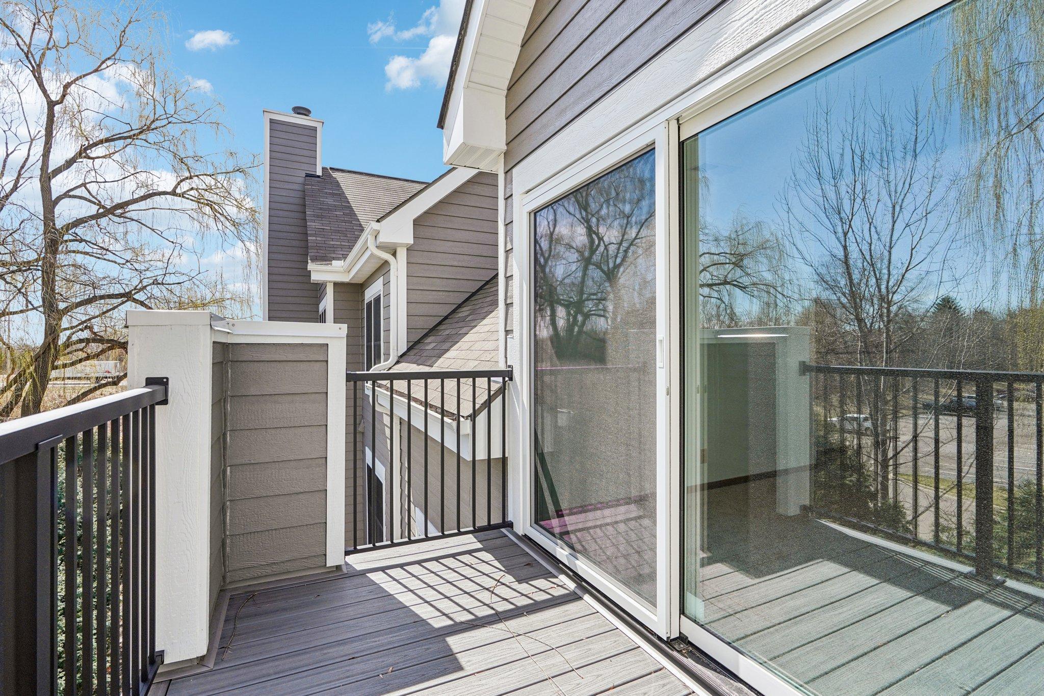 25-web-or-mls-Chasewood Pkwy unit 202-S1004-025.jpg