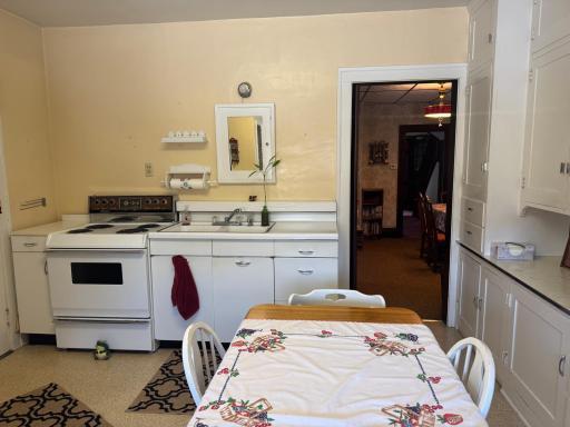 221 N Minnesota Street, Crookston, MN 56716