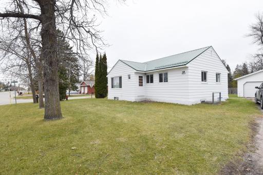 Photo for 1523 1st Street E, Thief River Falls, MN 56701 - listing #6815287 1523 1st Street E, Thief River Falls, MN 56701