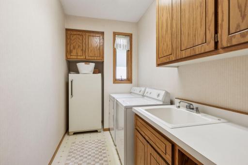 7810 W 95th Street, Bloomington, MN 55438