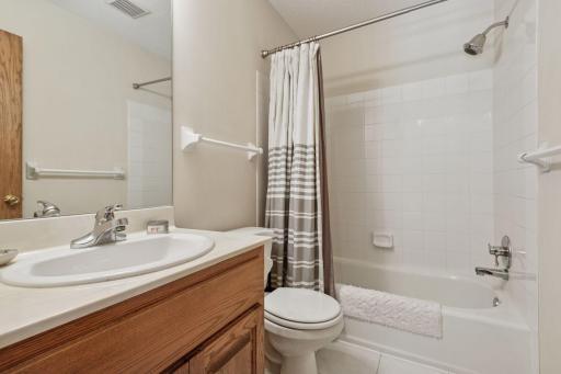 7810 W 95th Street, Bloomington, MN 55438