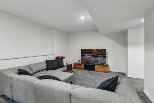 7810 W 95th Street, Bloomington, MN 55438